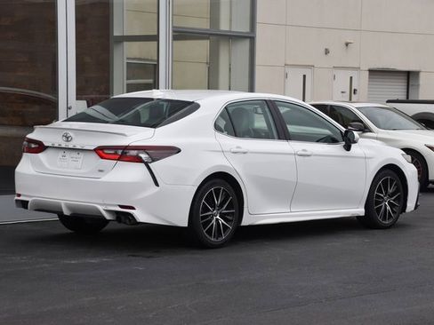 Used 2024 Toyota Camry SE w/ Convenience Package image 8