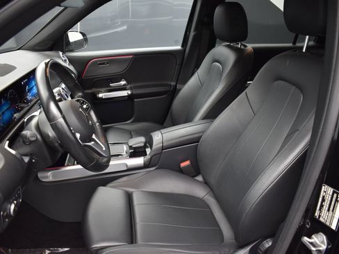 Used 2022 Mercedes-Benz GLB 250 4MATIC image 10