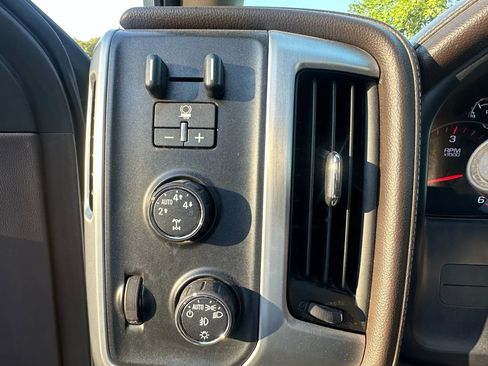 Used 2015 GMC Sierra 1500 SLT w/ SLT Crew Cab Value Package image 23