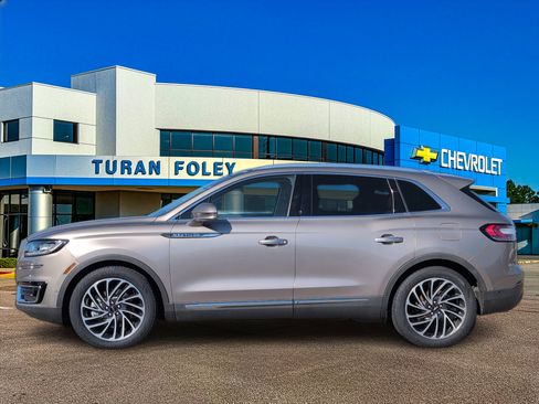 Used 2019 Lincoln Nautilus Reserve image 2