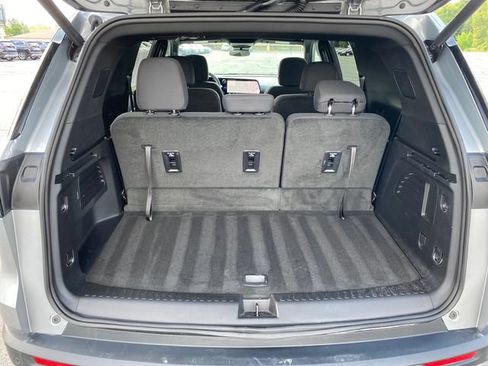 Used 2026 Chevrolet Traverse LT FWD image 21