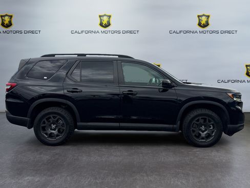 Used 2023 Honda Pilot TrailSport image 6