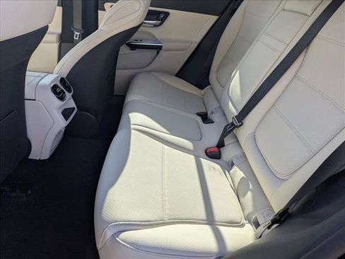 New 2026 Mercedes-Benz GLC 300 image 14