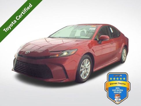 Used 2025 Toyota Camry LE image 1