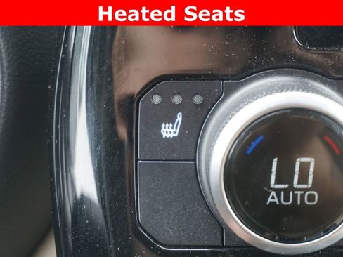 Used 2023 Toyota Highlander XLE AWD/4WD image 7