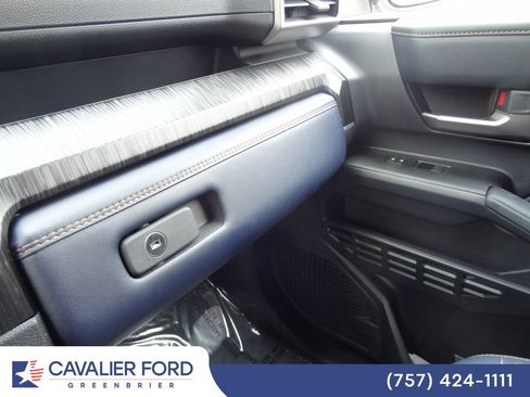 Used 2026 Toyota 4Runner Platinum AWD/4WD image 44