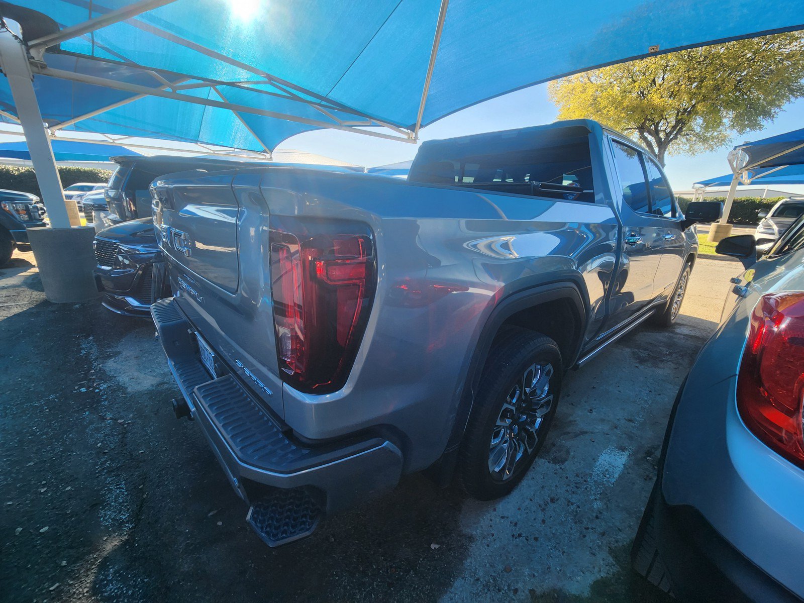 Used 2025 GMC Sierra 1500 Denali Ultimate AWD/4WD image 4
