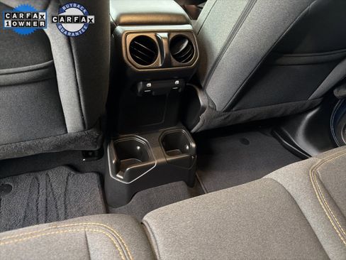 Used 2025 Jeep Gladiator Sport image 3