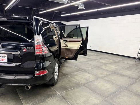 Used 2019 Lexus GX 460 Premium w/ Premium Package AWD/4WD image 38