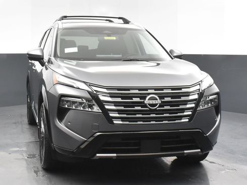 New 2026 Nissan Rogue Platinum w/ Platinum Premium Package AWD/4WD image 2