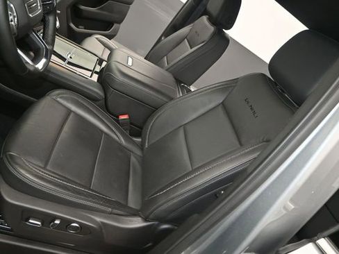 Used 2025 GMC Yukon XL Denali AWD/4WD image 10