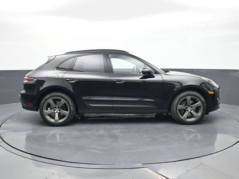 Certified 2025 Porsche Macan AWD/4WD image 24