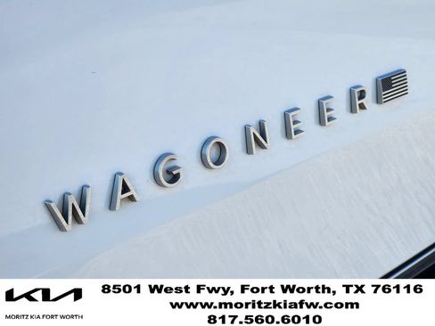 Used 2024 Jeep Wagoneer L Series II w/ Flexible Seating Group AWD/4WD image 11