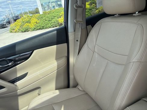 Used 2019 Nissan Rogue SL w/ Premium Package image 26