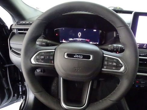 Used 2025 Jeep Compass Limited w/ High Altitude Package AWD/4WD image 6