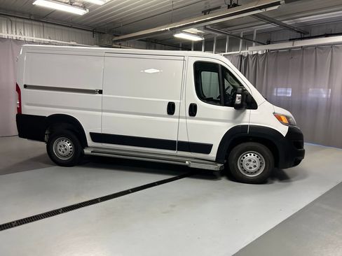 Used 2025 RAM ProMaster 2500 w/ U-Haul Equipment Group FWD image 8
