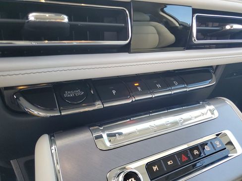 New 2025 Lincoln Aviator 2WD w/ Jet Appearance Package image 30