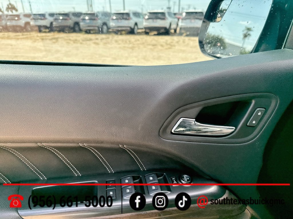 Used 2022 GMC Canyon Denali w/ Denali Black Edition Package AWD/4WD image 10