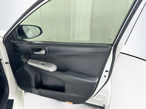 Used 2014 Toyota Camry SE image 29