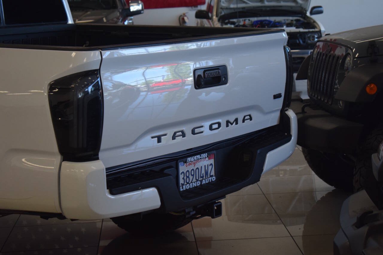 Used 2017 Toyota Tacoma SR5 RWD image 18