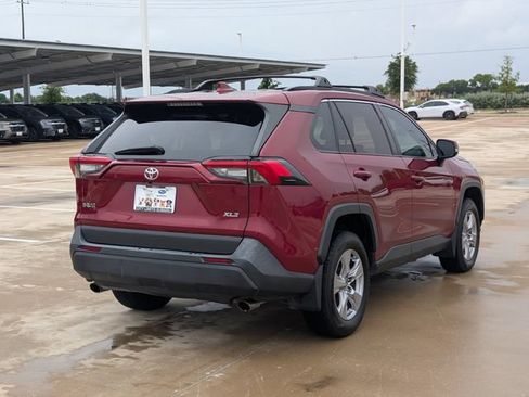 Used 2023 Toyota RAV4 XLE w/ Convenience Package FWD image 5