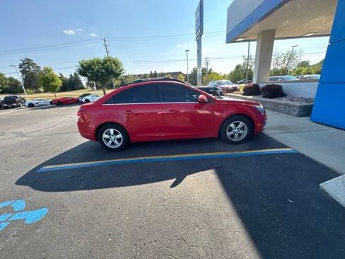 Used 2016 Chevrolet Cruze LT FWD image 3