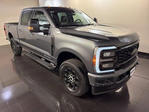 New 2026 Ford F250 Lariat w/ Black Appearance Package AWD/4WD image 1