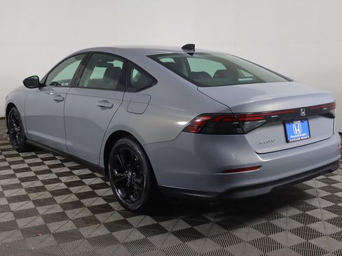 Certified 2025 Honda Accord SE image 9