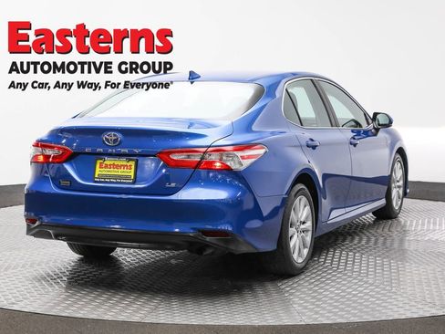 Used 2019 Toyota Camry LE image 5