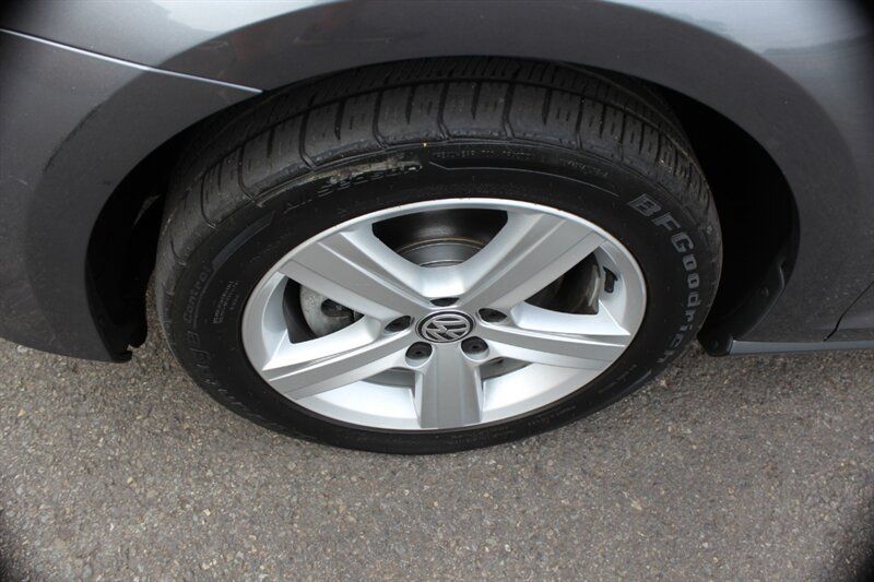 Used 2015 Volkswagen Golf TDI S FWD image 20