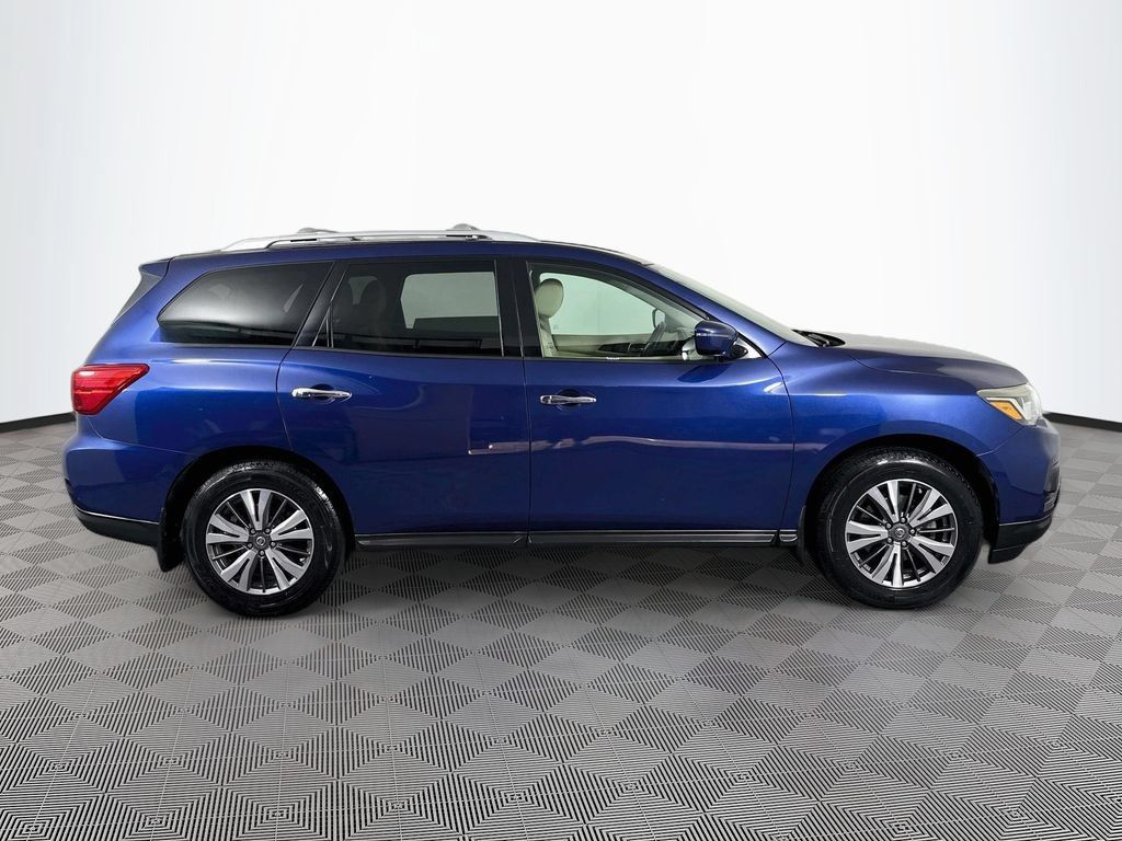 Used 2017 Nissan Pathfinder S FWD image 4