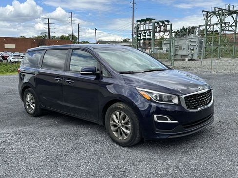 Used 2019 Kia Sedona LX FWD image 2