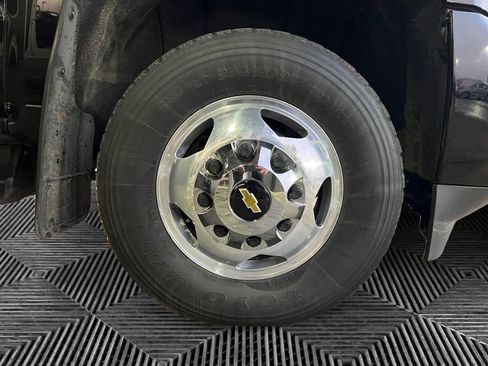 Used 2019 Chevrolet Silverado 3500 High Country AWD/4WD image 11