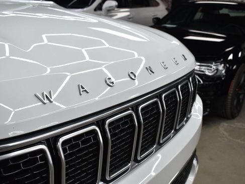 Used 2024 Jeep Wagoneer Series II w/ Flexible Seating Group image 22