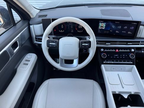Used 2025 Hyundai Santa Fe SEL AWD/4WD image 37