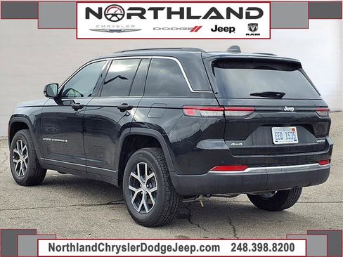 Used 2025 Jeep Grand Cherokee Limited image 2