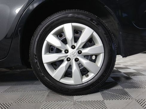 Used 2015 Toyota Corolla LE image 8