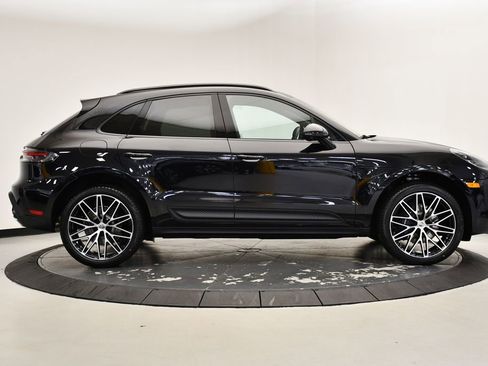 Certified 2025 Porsche Macan image 8