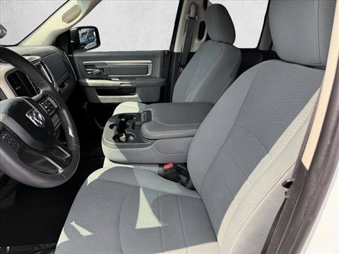 Used 2019 RAM 1500 Classic SLT AWD/4WD image 10