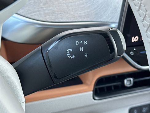 New 2025 Volkswagen ID. Buzz 1st Edition image 21