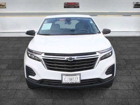 Used 2022 Chevrolet Equinox LS FWD image 2