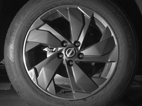 Used 2025 Nissan Rogue SV image 12