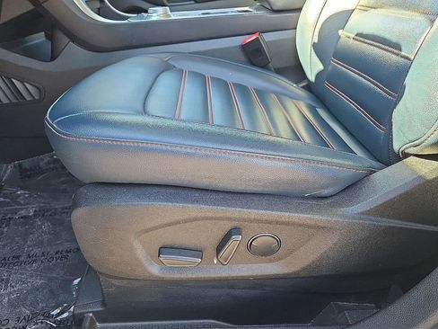 Used 2023 Ford Edge SEL w/ Sport Appearance Package image 18