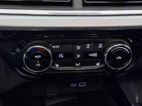 New 2026 Chevrolet Trax LT w/ Sunroof Package image 17