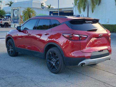 Used 2021 Chevrolet Blazer LT w/ Sound & Technology Package FWD image 3