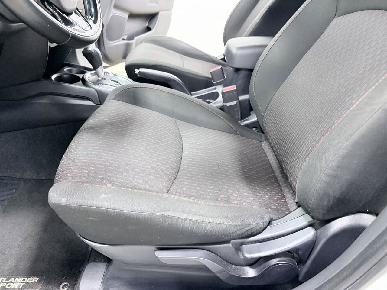 Used 2017 Mitsubishi Outlander Sport ES AWD/4WD image 31