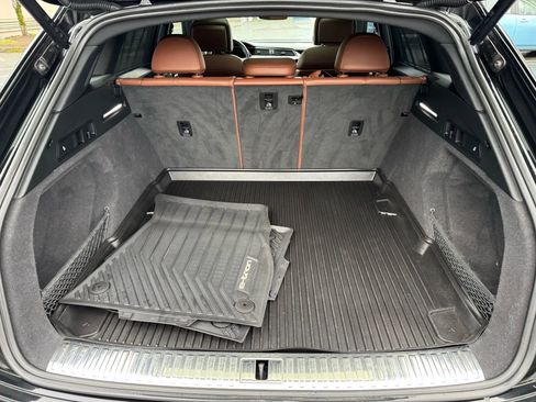 Used 2022 Audi e-tron Chronos w/ Chronos Package image 29