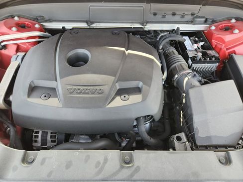 Used 2018 Volvo XC60 T6 Momentum w/ Advanced Package image 32