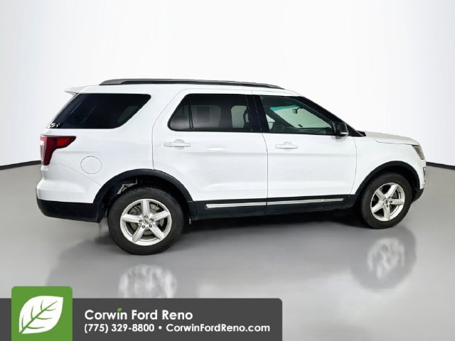 Used 2017 Ford Explorer XLT AWD/4WD image 9