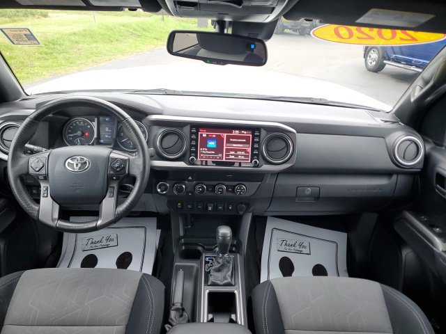 Used 2020 Toyota Tacoma TRD Sport w/ Technology Package AWD/4WD image 16
